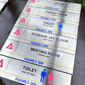 Biển phòng inox in UV