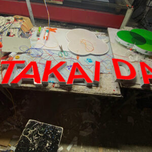 Chữ inox lọng viền mặt mica đỏ