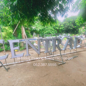 Chữ inox lọng viền mặt mica hút nổi