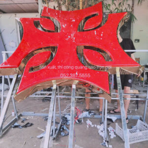 Logo lọng viền inox, mặt mica hút nổi