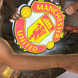 Logo lọng viền inox, mặt mica hút nổi